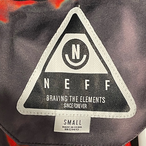 Neff ski/snowboard coat. Size: Small - Picture 3 of 3